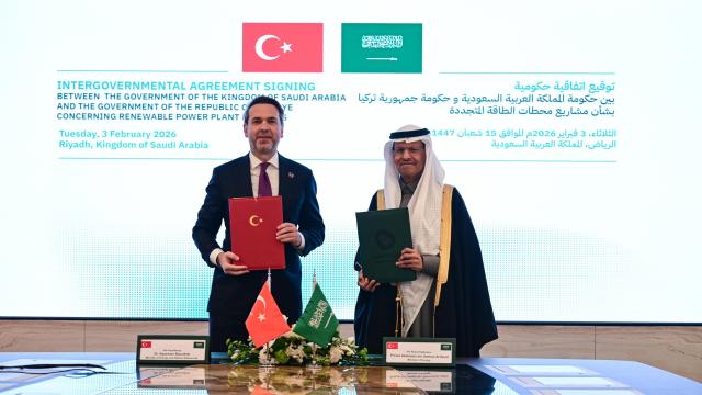 Suudi Arabistan Sivas ve Karaman'da güneş santrali kuracak, imzalar atıldı