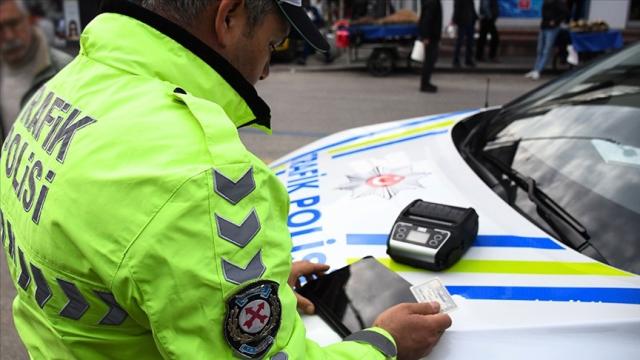 Trafikte bunları yapan yandı. Yeni trafik kanununda neler var? 2026 trafik cezalarında son durum