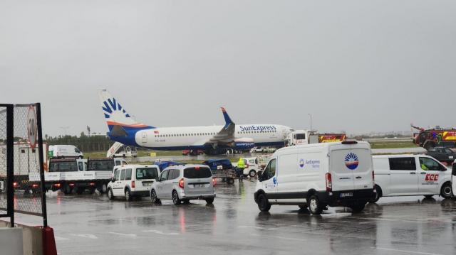 Antalya Havalimanı'nda facianın eşiğinden dönüldü. Kalkışta uçağın tekerleği koptu