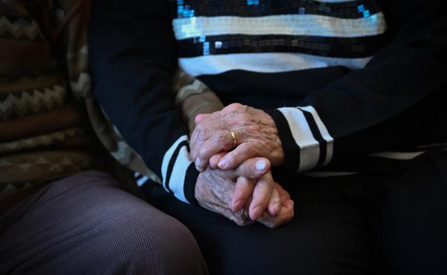 65 yıllık hayat arkadaşları gençlere mutlu evliliğin sırlarını verdi