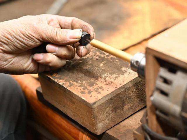 2 bin liradan başlayıp 6 bin liraya kadar çıkıyor. Günde 7 adet üretiyor