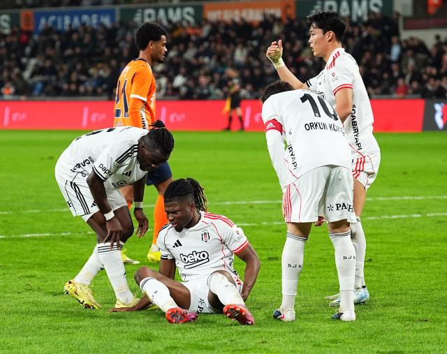 Beşiktaş'ta sakatlık, oyuna devam edemedi