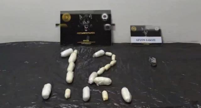 Kapsül halinde 88 parça uyuşturucu yutan şüpheliler tutuklandı