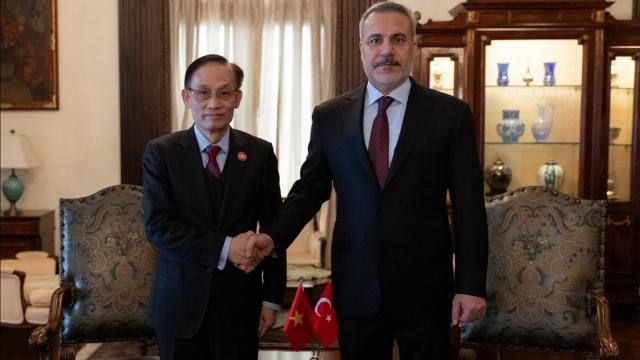 Dışişleri Bakanı Fidan, Vietnamlı mevkidaşı ile görüştü