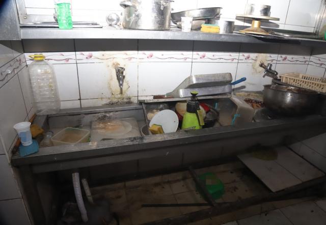 Böcekler çıkan fırına para cezası