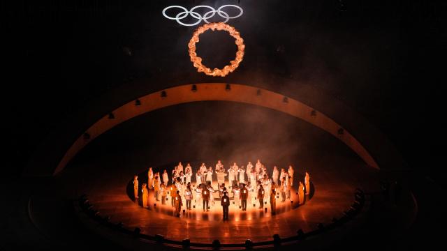 Kış Olimpiyatları sona erdi, Fransa bayrağı devraldı