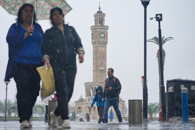 İzmir'de son 16 yılın en yağışlı şubat ayı yaşanıyor