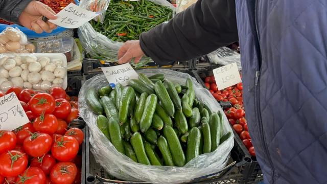 Yağış, fırtına, sel zarara uğrattı. Rekor fiyata geldi