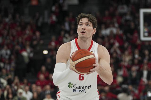 12 Dev Adam Sırbistan'ı yendi, üst turu garantiledi