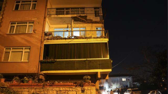 İstanbul'da balkonu çöken apartman tahliye edildi
