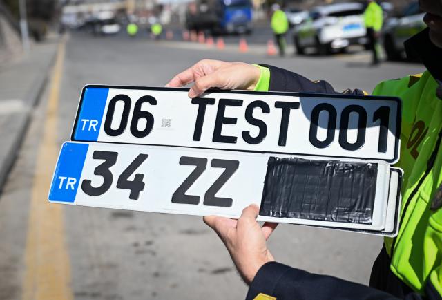 APP plakalarla ilgili yeni gelişme. 27 Şubat'tan itibaren kesilen cezalar iptal edildi