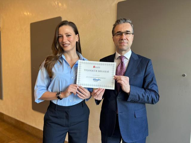 İstanbul Defterdarlığı'ndan Serenay Sarıkaya'ya teşekkür belgesi