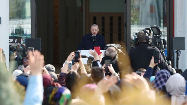Cumhurbaşkanı Erdoğan: Milli ve manevi kimliğimize sahip çıkmaya devam edeceğiz