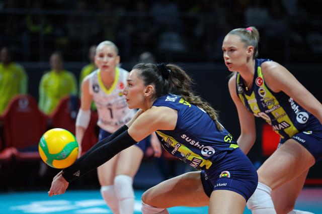 Fenerbahçe, CEV Şampiyonlar Ligi'ne altın sette veda etti