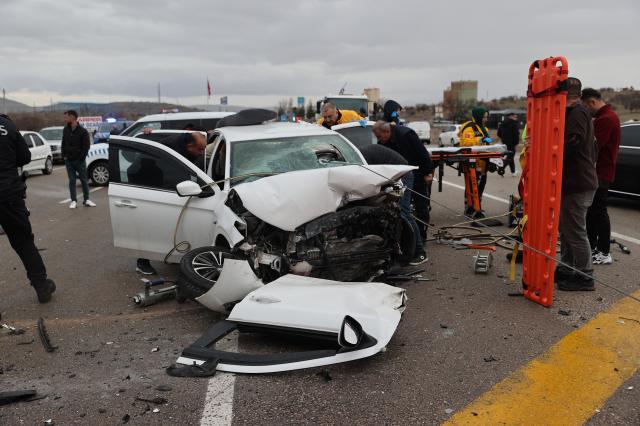 Nevşehir'de zincirleme kaza. 3 ölü, 6 yaralı
