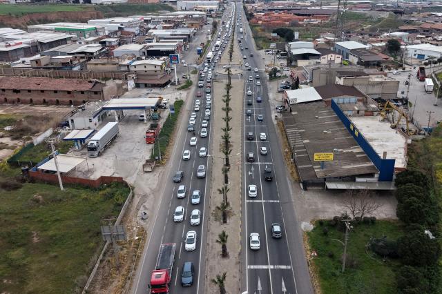 Trafiğe bayram ayarı: Yola çıkmaları yasaklandı