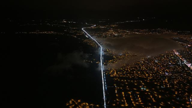 Dönüş çilesi. Trafik yoğunluğu 40 kilometreyi aştı