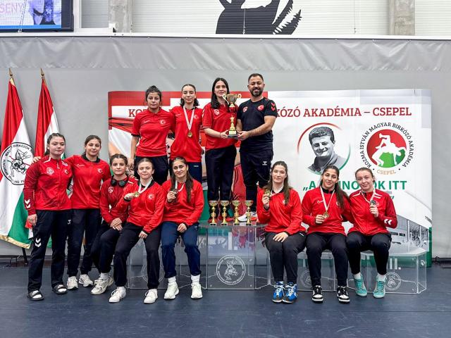 Milli Takım Macaristan’dan şampiyon döndü