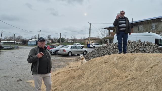 Bu köye gelen bir daha gelmek istemiyor, sessizliğe büründü. Misafirler hemen kaçıyor