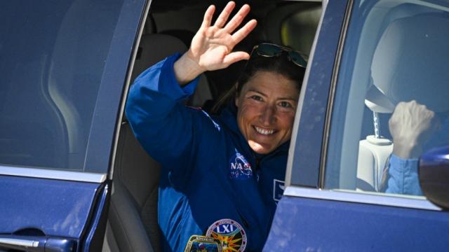 NASA astronotları Ay görevine hazır