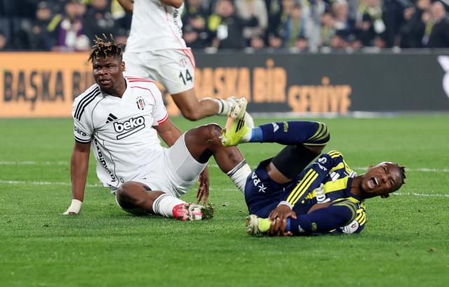 Beşiktaşlı Agbadou'dan derbi sonrası çok ağır sözler. 