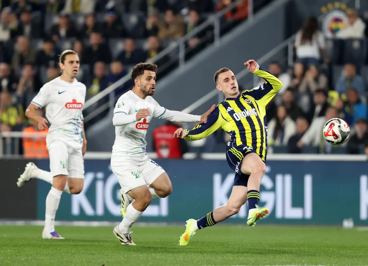 Kadıköy'de 4 gol, Fenerbahçe 90+8'de iki puan kaybetti