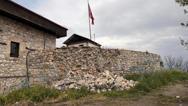 Sezar ünlü mektubunu burada yazmıştı. Tarihi kalede büyük hasar