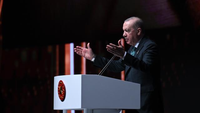Cumhurbaşkanı Erdoğan'ın konuşması üç dilde kitaplaştırıldı
